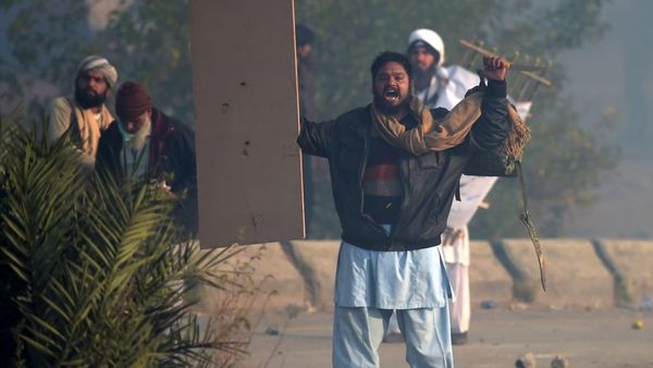 वुसत का ब्लॉग: औरंगज़ेब के लिए अब इस्लामाबाद हुआ मुफ़ीद!