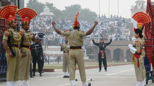 पीओके से पहले मोदी सरकार लाल चौक पर तो तिरंगा फहराए फ़ारुक़ अब्दुल्ला
