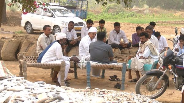 वो पोलियोग्रस्त किसान जो गुजरात में लाया अनार की बहार
