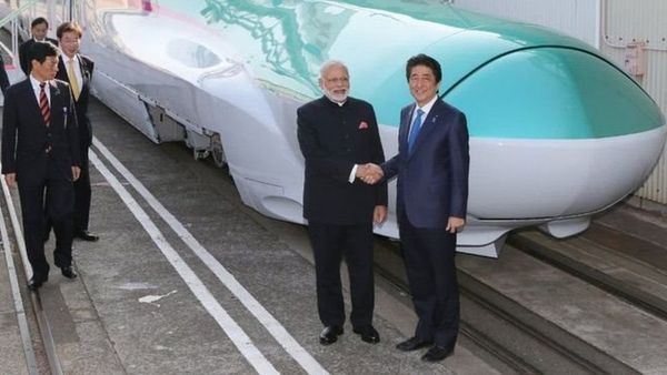 नज़रिया: क्या मोदी ने आख़िरी दांव शुरुआत में ही चल दिया?