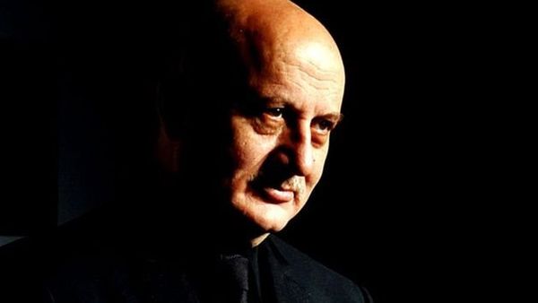 क्या चौहान की विदाई के साथ ख़त्म हो गई एफ़टीआईआई की मुश्किल?