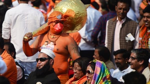 क्या यूपी का मुस्लिम मतदाता 'साइकिल' छोड़ 'हाथी' पर सवार हो रहा है ?