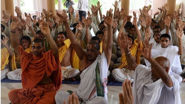 गुजरात की राजनीति में स्वामीनारायण संप्रदाय की भूमिका?