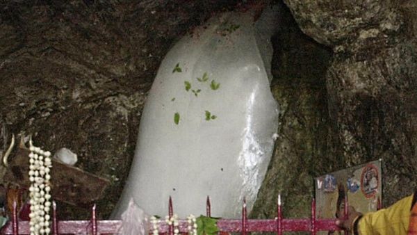 सोशल: 'भक्तों को अमरनाथ में जयकारा लगाने से रोका तो प्रलय आएगा'