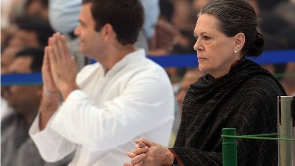 नज़रिया: सोनिया कांग्रेस का अतीत हैं, राहुल भविष्य