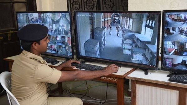 बीजेपी के वोट बढ़े तो सीट कैसे घट गईं?