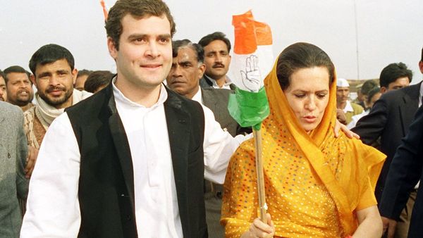 नज़रिया: सोनिया गांधी को इतिहास कैसे याद करेगा?