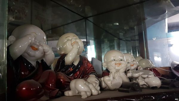 BBC SPECIAL: 'जब बच्चे ही मर गए तो इन खिलौनों का क्या करूं?'