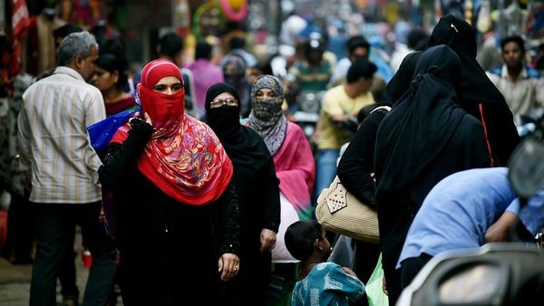 तीन तलाक़ के बारे में चार ज़रूरी बातें जो आपको जाननी चाहिए