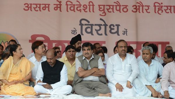 असम: झगड़ा हिंदू बनाम मुसलमान या असमिया बनाम बंगाली?