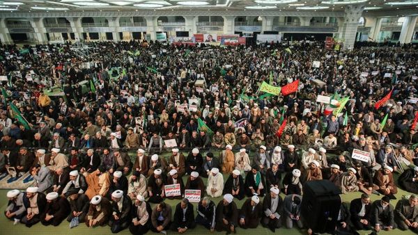 आख़िर किस दिशा में जा रहा है ईरान?