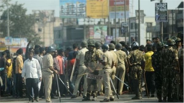 नज़रिया: 'दलितों को मोहरा बना रहे हैं संगठन'