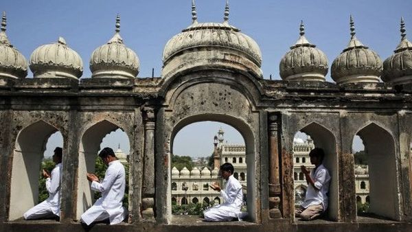 ब्लॉग: मीडिया मुसलमानों को एक ही तरह से क्यों देखती है?