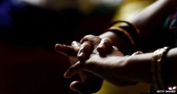 बहन को आज़ाद कराने जब कोठे पर ग्राहक बना भाई