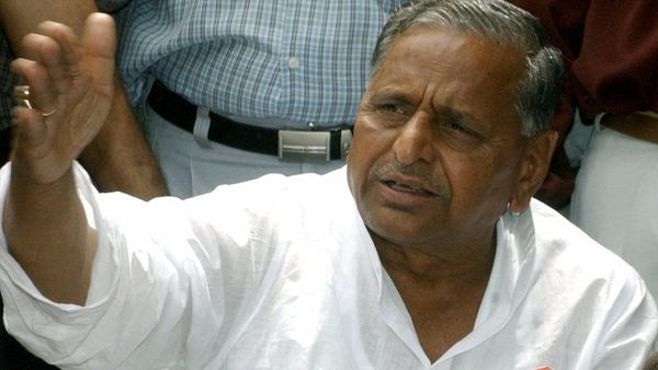 कभी मुलायम के ख़ास थे, अब योगी आदित्यनाथ ने सौंपी यूपी की कमान