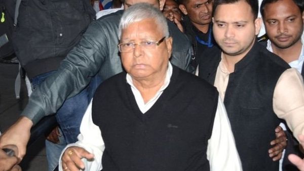 लालू-पप्पू के बेटे भला क्रिकेट टीम में पहुंचे कैसे?