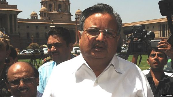 क्या 'आप' की तर्ज पर बीजेपी विधायकों पर भी गिरेगी गाज?