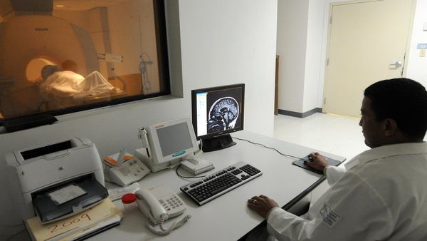 MRI मशीन क्या है और कैसे जान ले सकती है?
