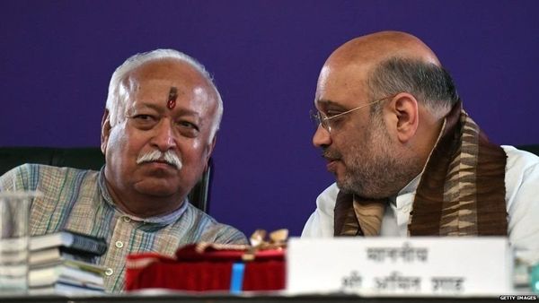 नज़रिया: 'सरकार को नीचा दिखाता है भागवत का बयान'