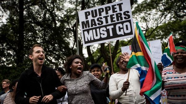 कभी अरबों में खेलते थे, अब छापों से तबाह हैं गुप्ता बंधु