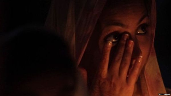 'विदेश जाने के लालच में ज़िंदगी में उलझ कर रह गई'