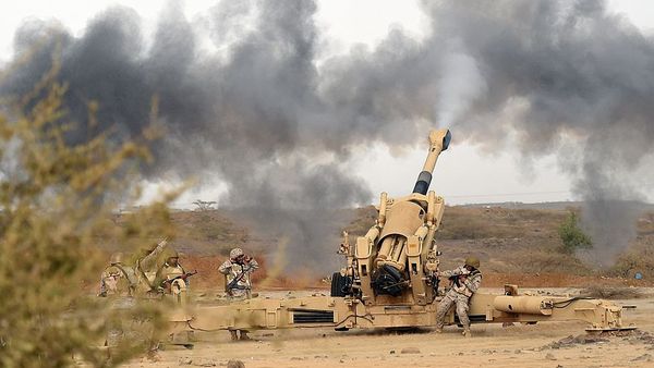 सऊदी अरब: सभी आला सैन्य अधिकारी बर्ख़ास्त