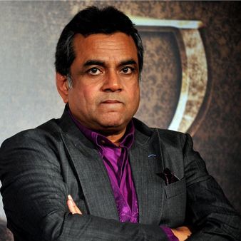 सोशल- 'कांग्रेस को झूठी' बताने के चक्कर में चूके बीजेपी सांसद परेश रावल