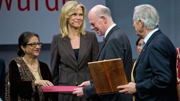 ब्लॉग: 'एक हिरोइन और विलेन थीं आसमा जहांगीर'