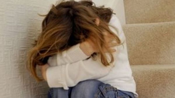 फ्रांस: सहमति से सेक्स की क़ानूनी उम्र होगी 15 साल