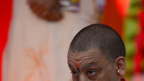 सोशल: 'बिना राम मंदिर निर्माण के योगी सरकार को कोई नंबर नहीं'