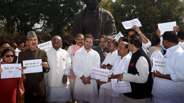 क्या विश्वास है किसी का अविश्वास प्रस्ताव में?