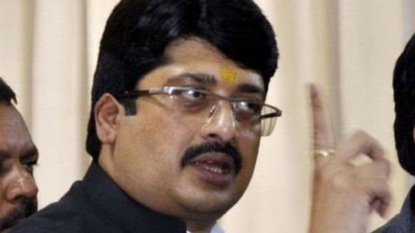 योगी की ठाकुरवादी राजनीति ने ऐसे बिगाड़ा बुआ-बबुआ का खेल