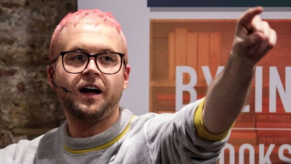 क्या अपने पद से इस्तीफ़ा देंगे मार्क ज़करबर्ग?