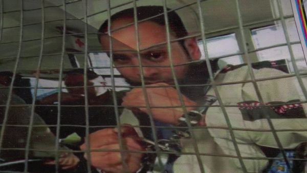 कश्मीर का शोपियां क्यों बन रहा है चरमपंथियों का गढ़?