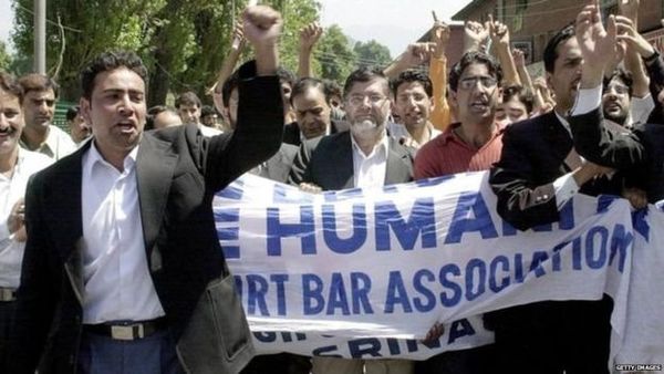 कठुआ गैंगरेप: सुप्रीम कोर्ट ने केस पठानकोट ट्रांसफ़र किया, पर क्यों?