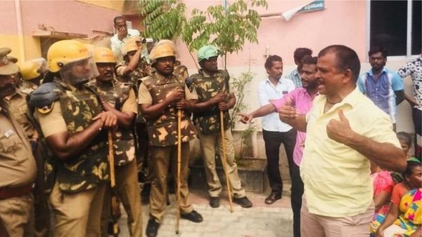 वेदांता हिंसा: 'पुलिस ने सामने से भेजे में गोली मारी'
