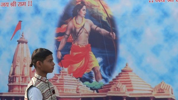 मुस्लिम समाज बाबरी मस्ज़िद छोड़कर जीते भरोसा: श्री श्री रविशंकर