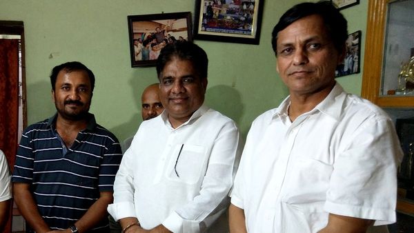 नज़रिया: अमित शाह का संपर्क अभियान समर्थन की गारंटी दिला पाएगा