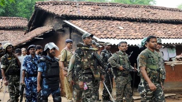 नज़रिया: शहरी नक्सलियों का हौव्वा क्यों खड़ा हो रहा है