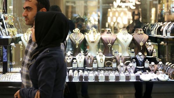 ईरान: 'सिक्कों का सुल्तान' जिसे फांसी दे दी गई