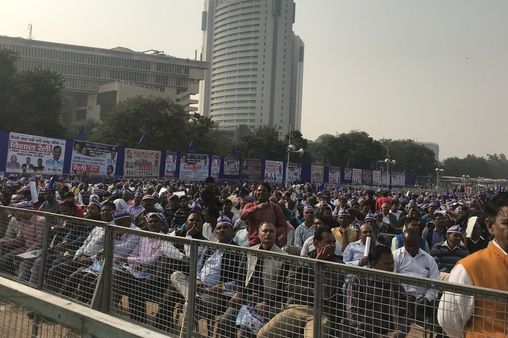 बीजेपी सांसद ही कह रहे हैं आरक्षण ख़तरे में है