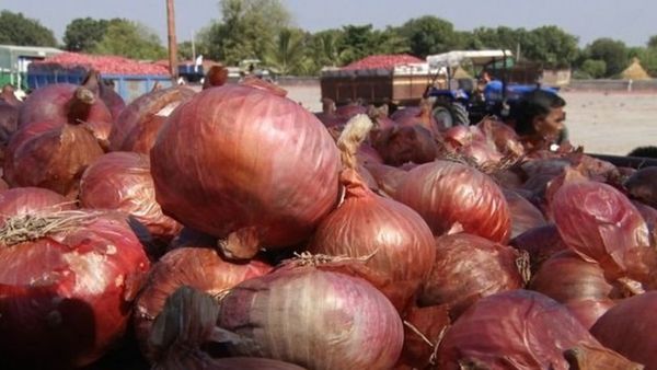 किसान क्यों रो रहे हैं प्याज़ के आंसू