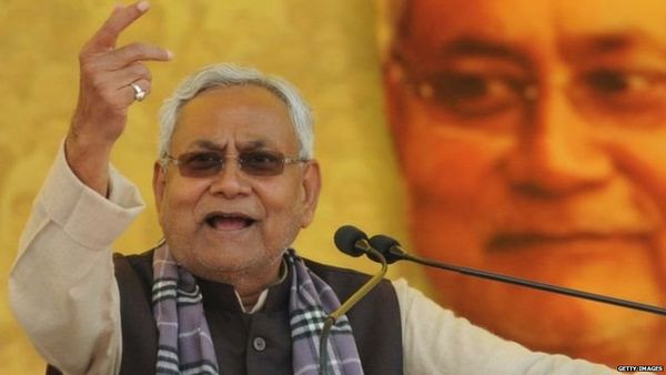 जॉर्ज फ़र्नांडिस के 'सियासी क़ातिल' नीतीश कुमार: नज़रिया