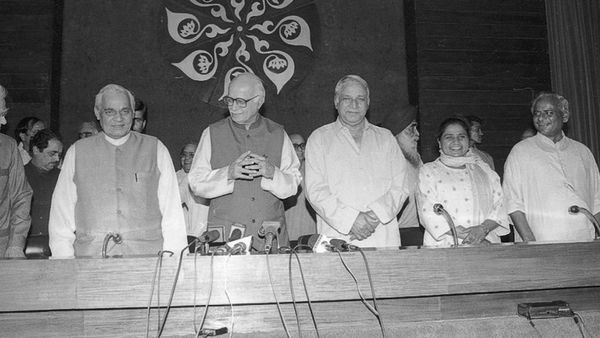 कांग्रेस को समर्थन देकर क्या मायावती प्रधानमंत्री बनना चाहती हैं?