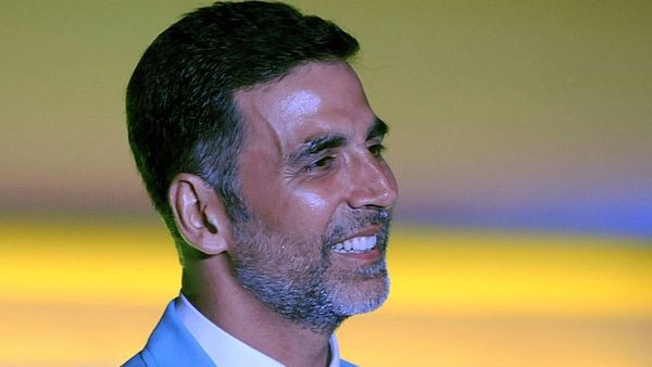 अक्षय कुमारः क्या मोदी के क़रीब आने का फ़ायदा मिलेगा