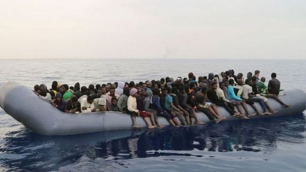 ट्यूनीशिया के नज़दीक नाव पलटने से 65 प्रवासियों की मौत, लीबिया से जा रहे थे यूरोप