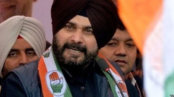 लोकसभा चुनाव 2019: पीएम मोदी के ख़िलाफ़ बयान और मोदी के विवादित बोल