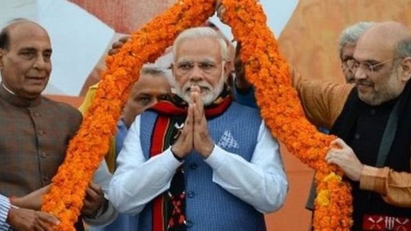 नाथूराम गोडसे पर साध्वी प्रज्ञा के बयान से मजबूर हुए नरेंद्र मोदी: ब्लॉग