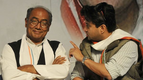 अपने ही गढ़ में कैसे मात खा गए ज्योतिरादित्य सिंधिया