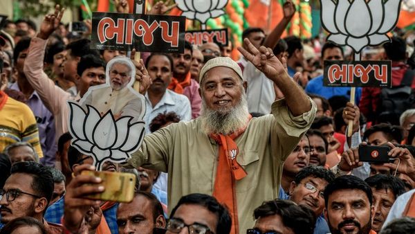 मोदी की केमिस्ट्री की मिस्ट्री क्यों नहीं समझ पाए गणितज्ञ लिबरल बुद्धिजीवी?